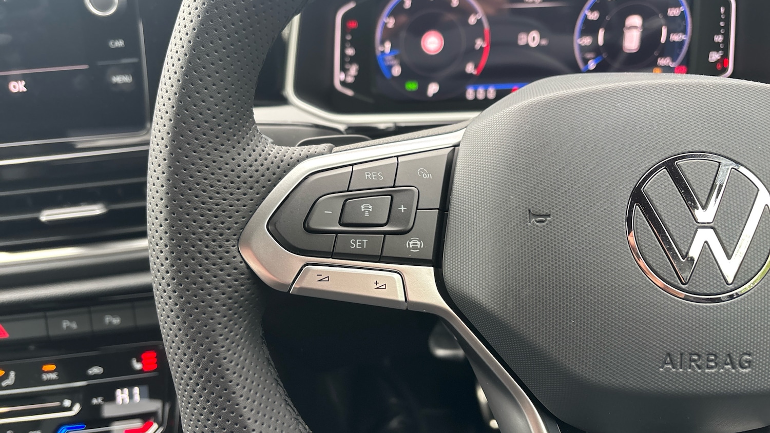 Used Volkswagen T-Roc 2025 for sale - 77106405: Photo 17