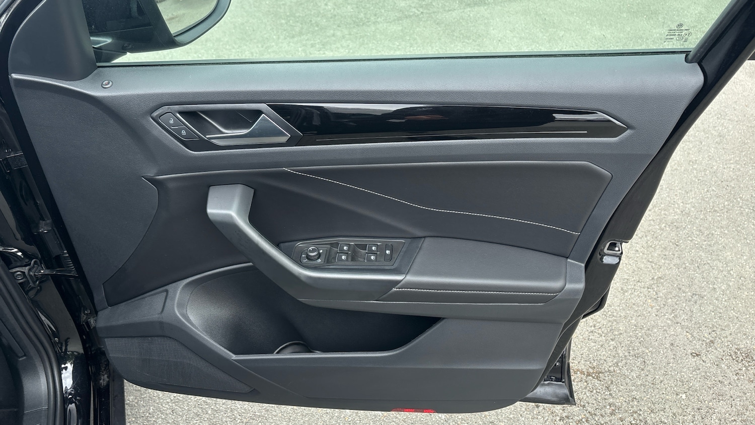 Used Volkswagen T-Roc 2025 for sale - 77106405: Photo 19