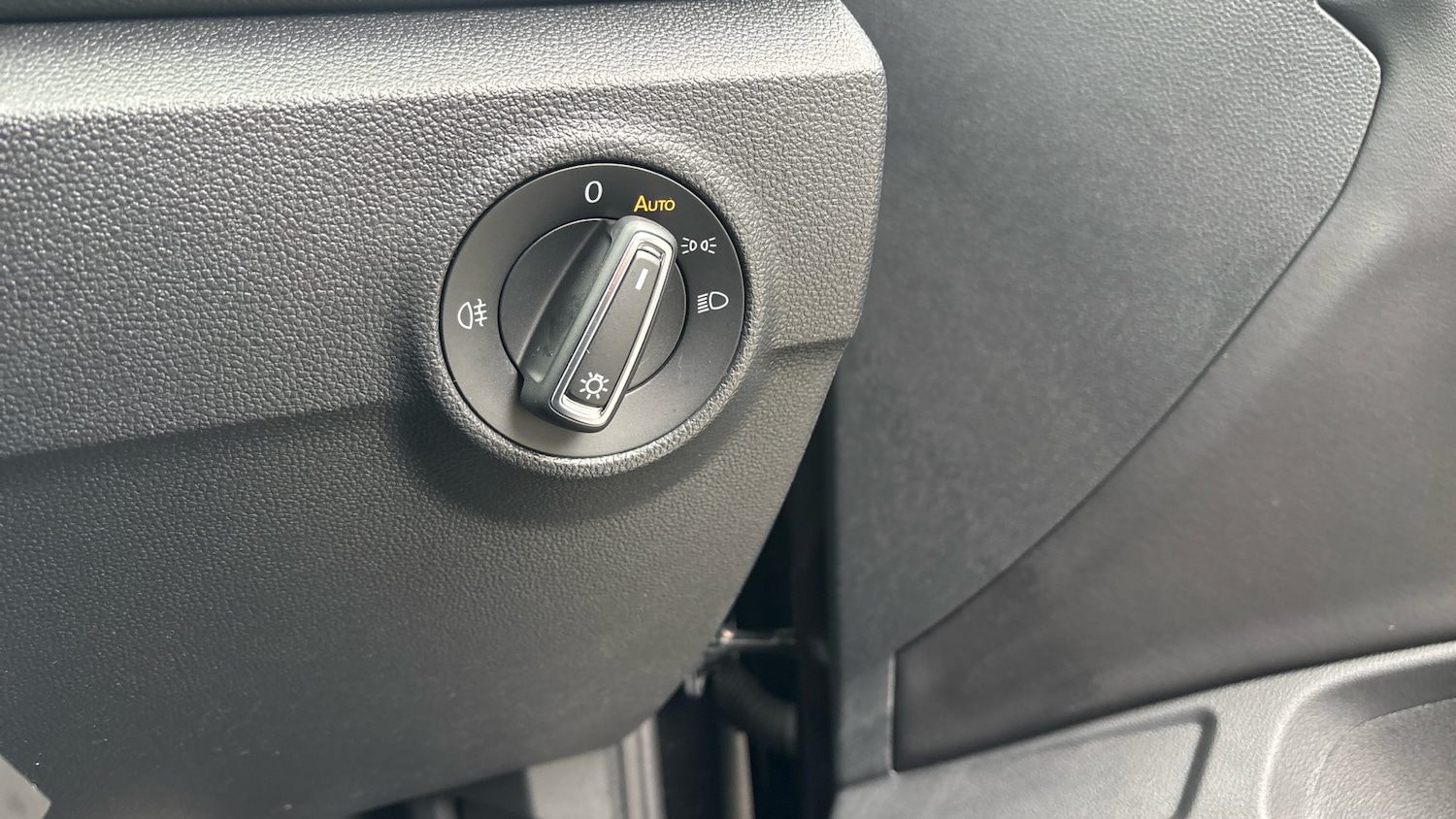 Used Volkswagen T-Roc 2025 for sale - 77106405: Photo 29