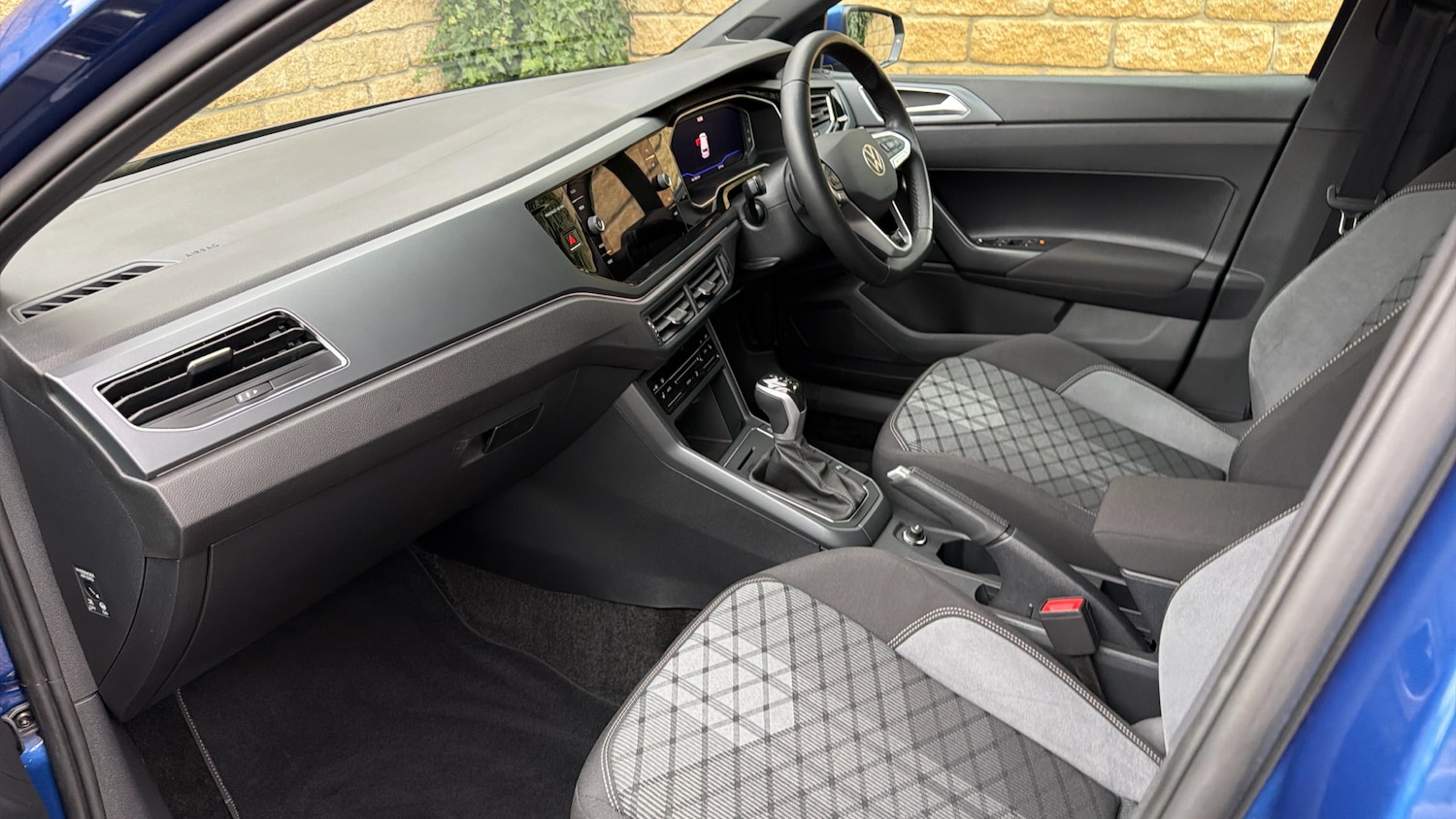 Used Volkswagen Polo 2025 for sale - 77649812: Photo 2