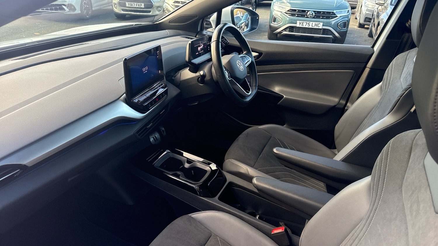 Used Volkswagen ID.4 2022 for sale - 76737922: Photo 2