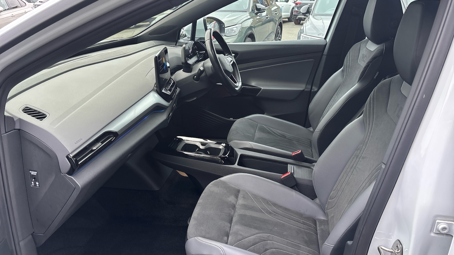 Used Volkswagen ID.4 2022 for sale - 76354899: Photo 2
