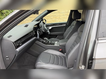 Used Volkswagen Touareg 2022 for sale - 78027036: Photo