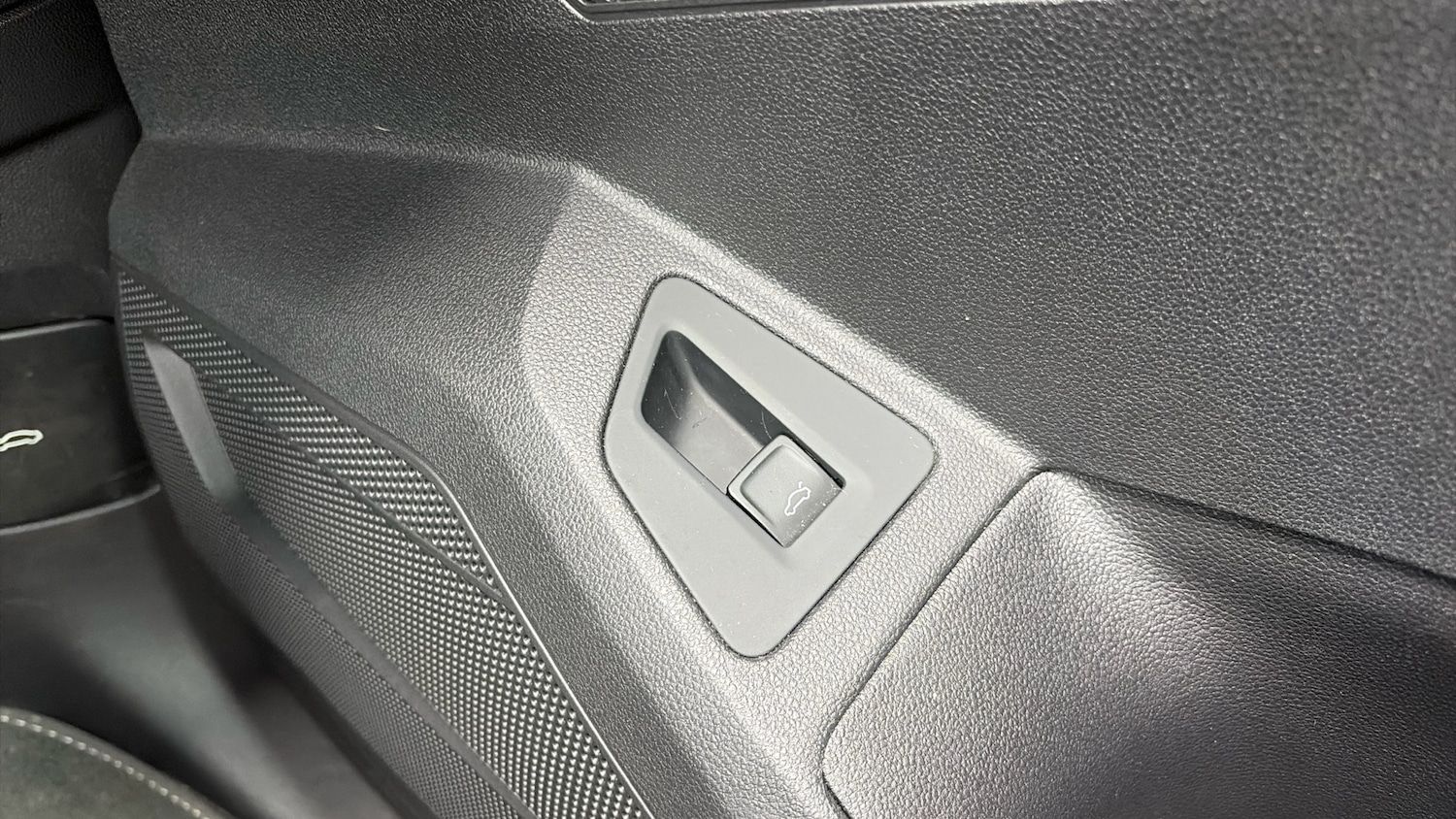 Used Volkswagen Touareg 2022 for sale - 78027036: Photo 35