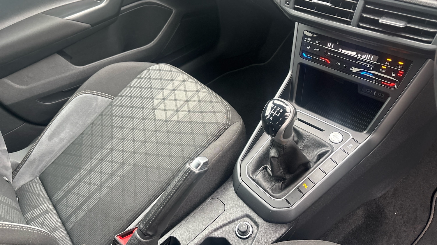 Used Volkswagen Polo 2023 for sale - 77802277: Photo 14