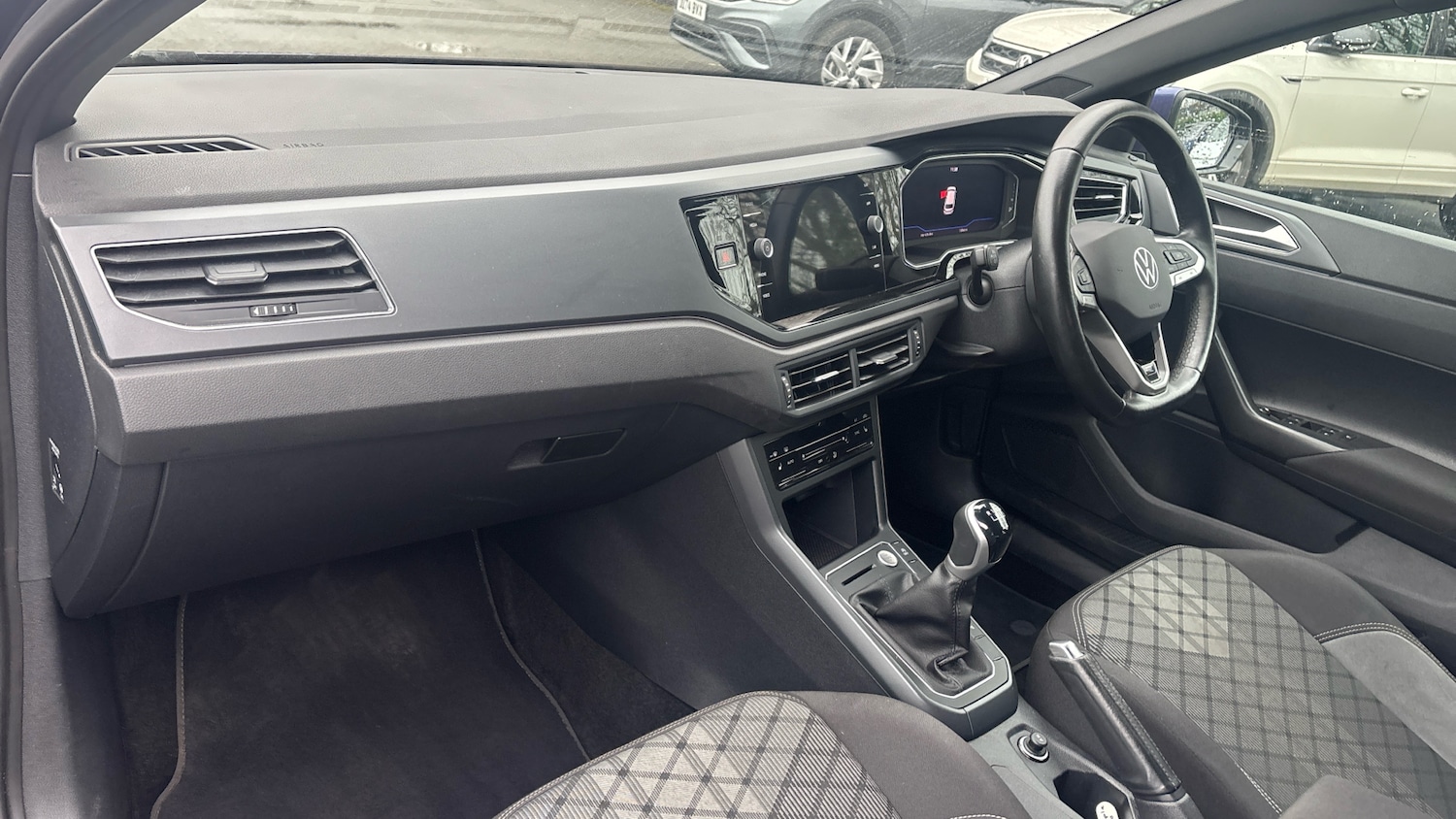 Used Volkswagen Polo 2023 for sale - 77802277: Photo 2