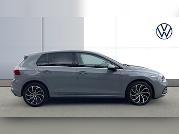 Used Volkswagen Golf 2023 for sale - 75692399: Photo