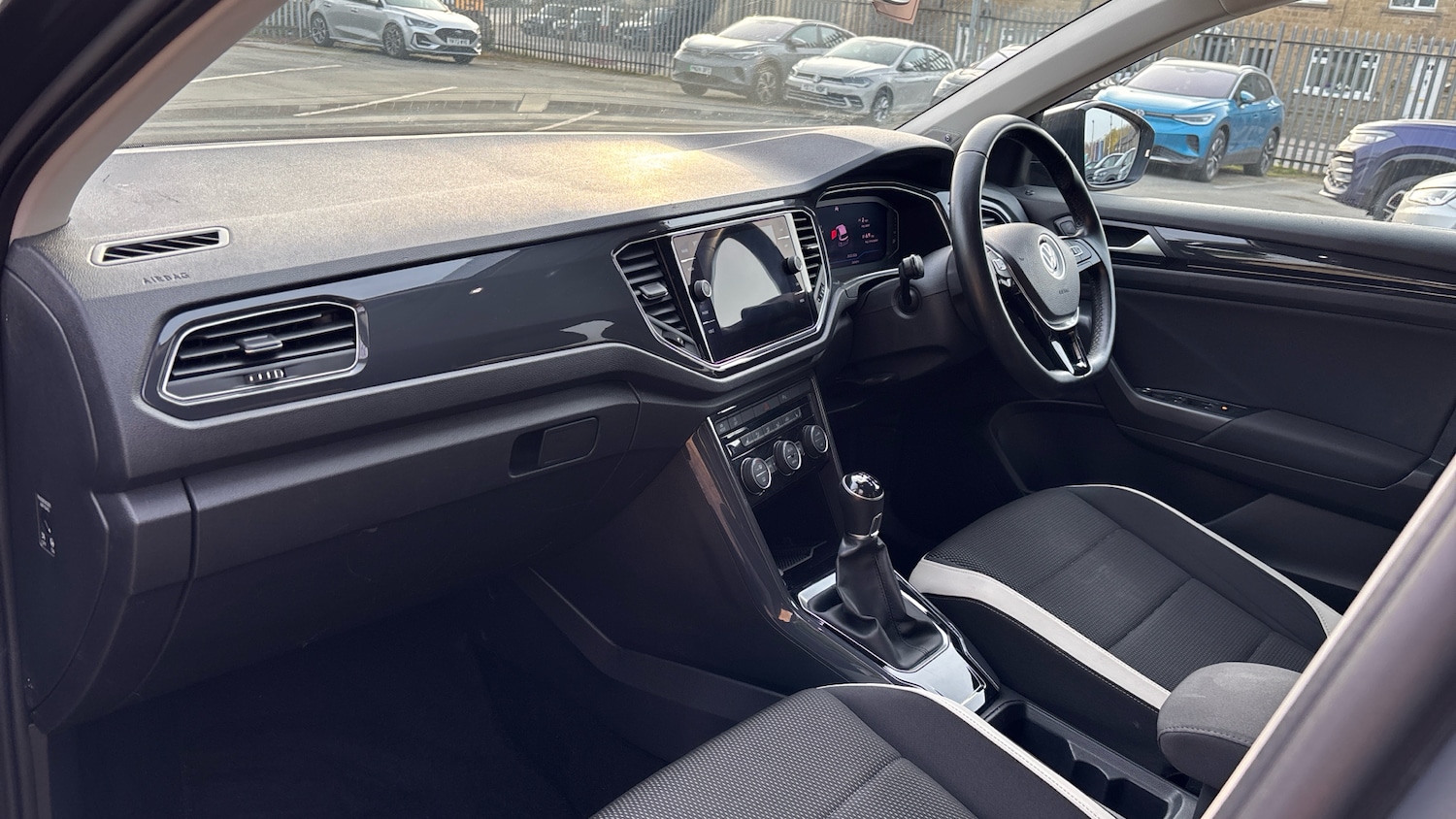 Used Volkswagen T-Roc 2020 for sale - 78038541: Photo 2