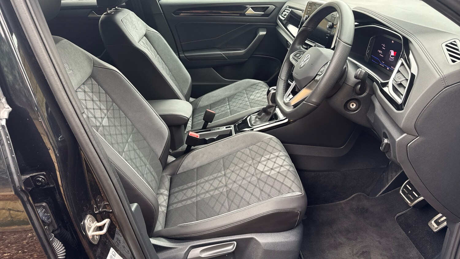 Used Volkswagen T-Roc 2025 for sale - 77790095: Photo 15