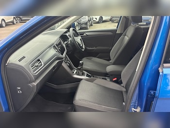 Used Volkswagen T-Roc 2022 for sale - 76157698: Photo 2