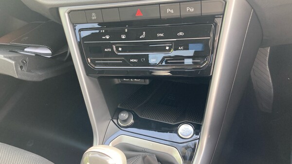 Used Volkswagen T-Roc 2025 for sale - 76064123: Photo 28