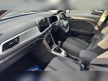 Used Volkswagen T-Roc 2025 for sale - 76807410: Photo