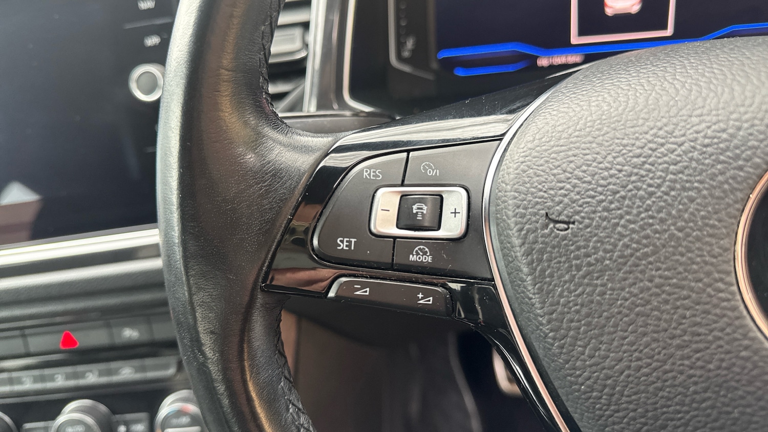 Used Volkswagen T-Roc 2018 for sale - 77643623: Photo 17