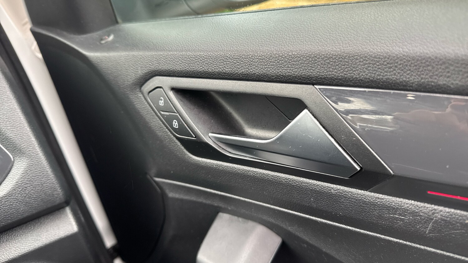 Used Volkswagen T-Roc 2018 for sale - 77643623: Photo 31