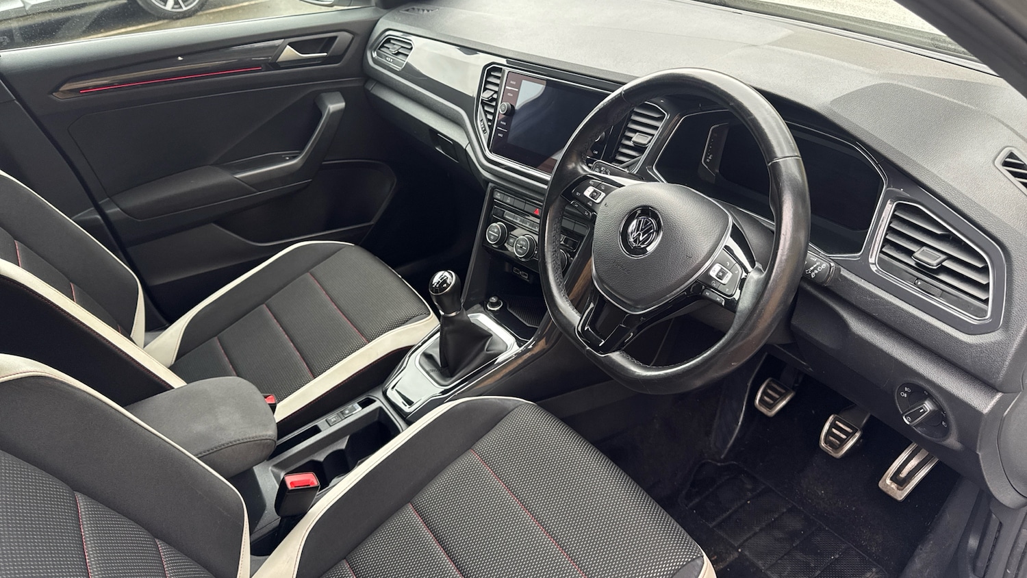 Used Volkswagen T-Roc 2018 for sale - 77643623: Photo 6