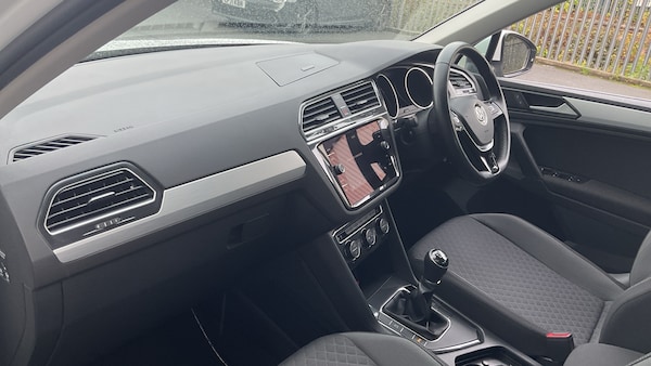 Used Volkswagen Tiguan 2017 for sale - 76231553: Photo 2