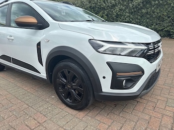 Used Dacia Sandero Stepway 2024 for sale - 79267280: Photo