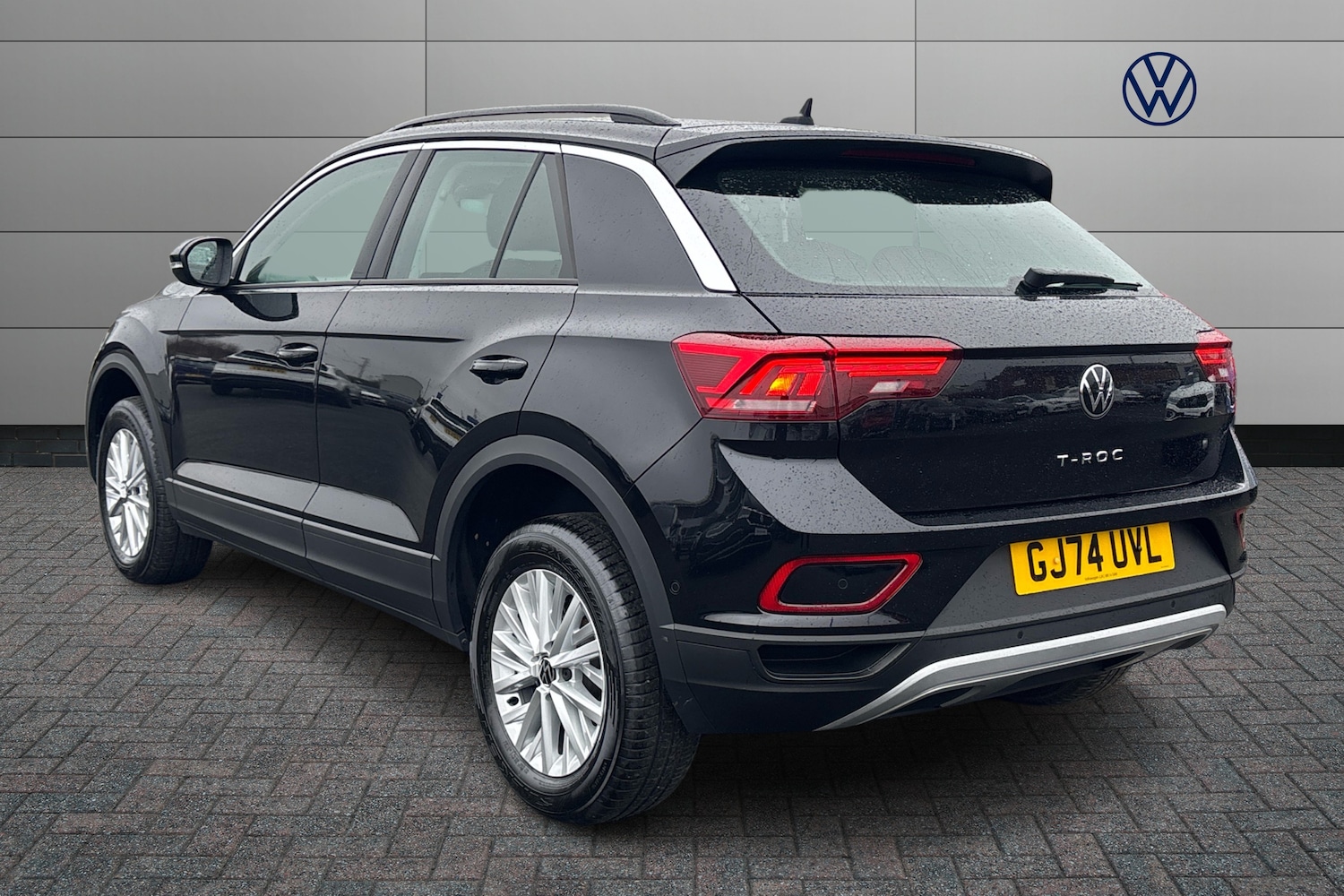 Used Volkswagen T-Roc 2024 for sale - 77706222: Photo 3