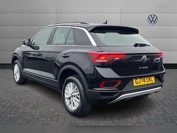 Used Volkswagen T-Roc 2024 for sale - 77706222: Photo