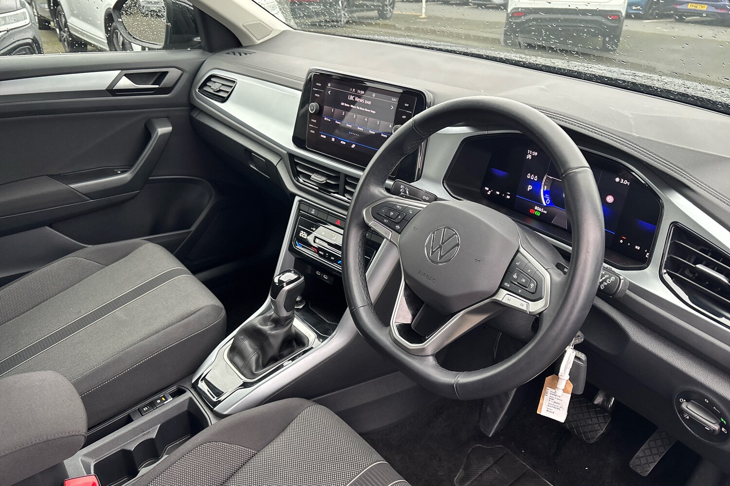 Used Volkswagen T-Roc 2024 for sale - 77706222: Photo 6