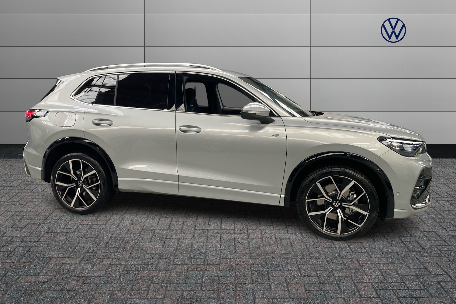 Used Volkswagen Tiguan 2025 for sale - 77256237: Photo 4