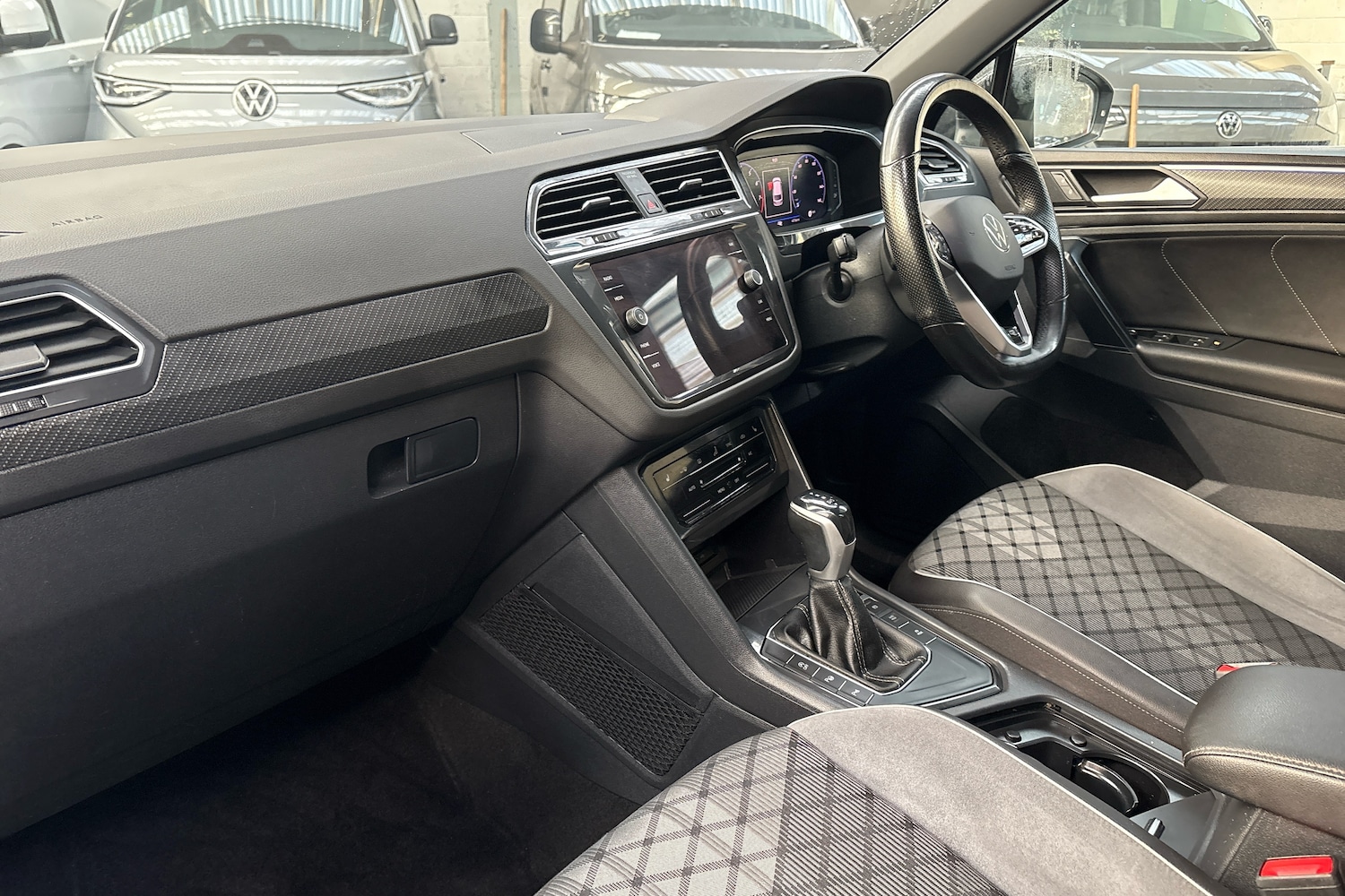 Used Volkswagen Tiguan 2023 for sale - 78137181: Photo 2