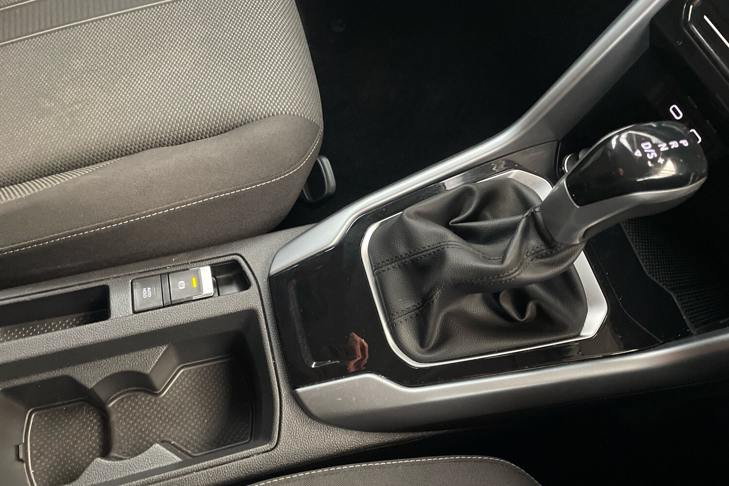 Used Volkswagen T-Roc 2022 for sale - 76674311: Photo 10