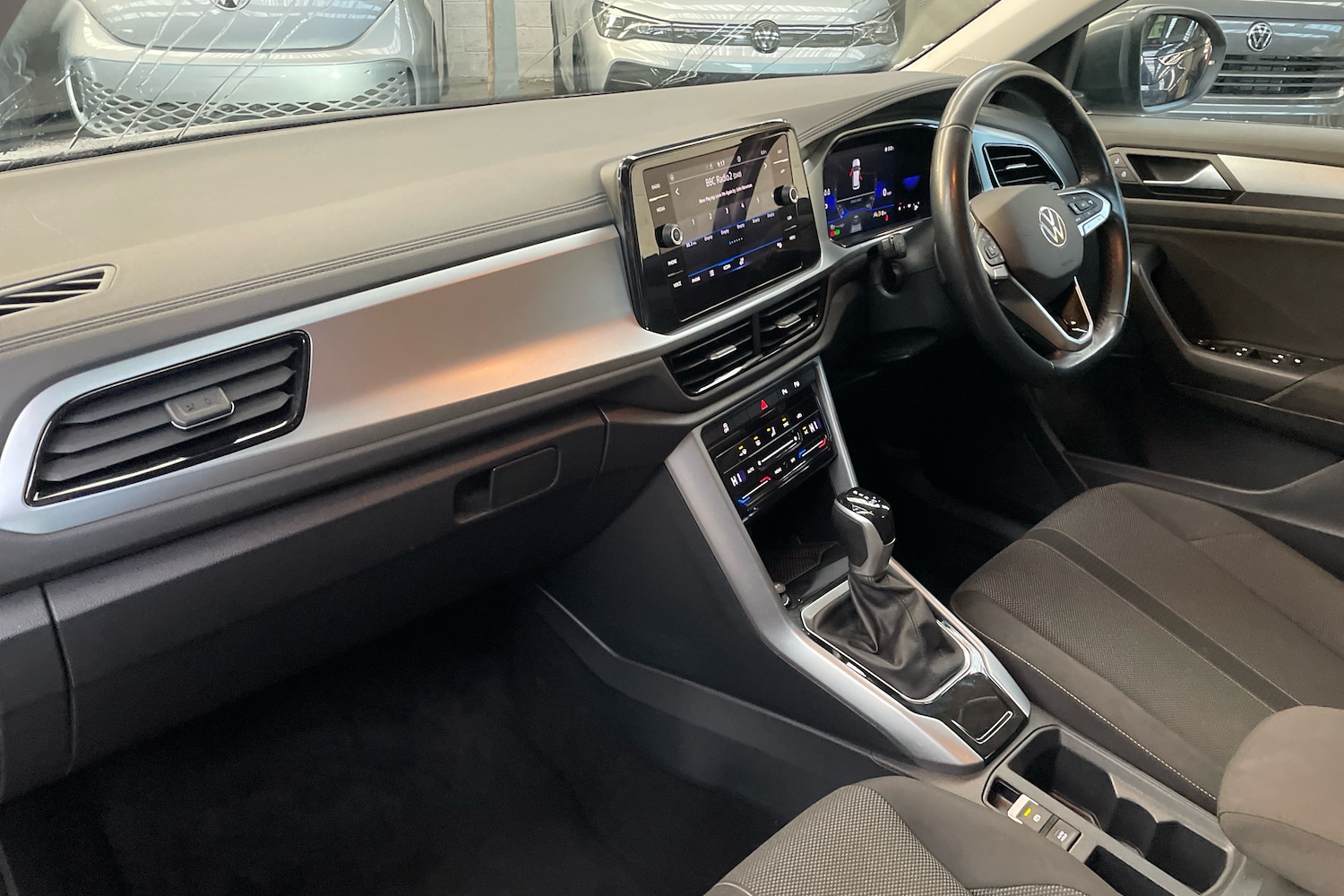 Used Volkswagen T-Roc 2022 for sale - 76674311: Photo 2