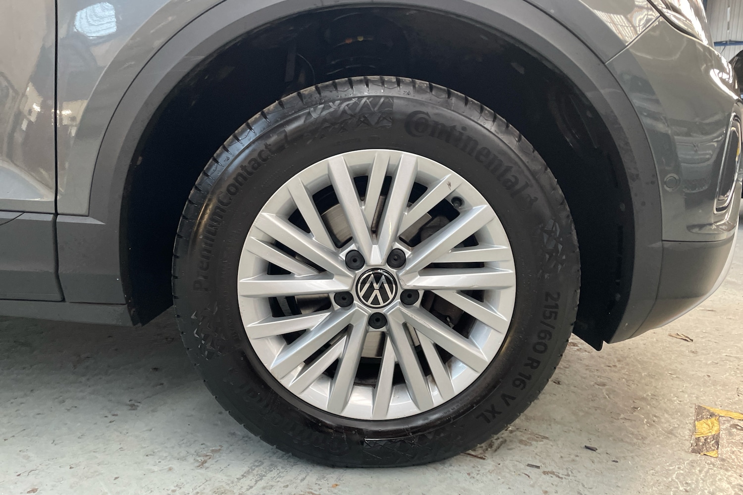 Used Volkswagen T-Roc 2022 for sale - 76674311: Photo 5