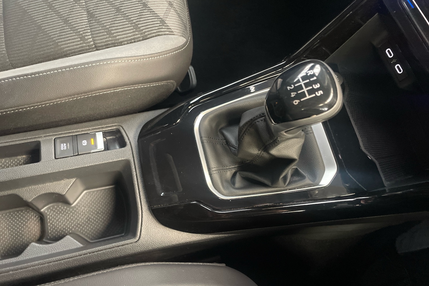 Used Volkswagen T-Roc 2023 for sale - 77885100: Photo 10