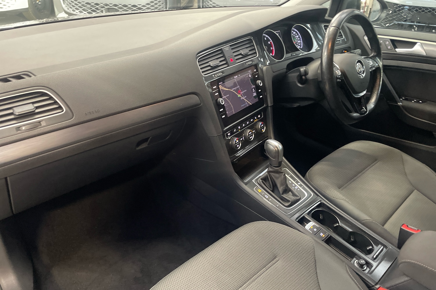 Used Volkswagen Golf 2020 for sale - 76999069: Photo 2