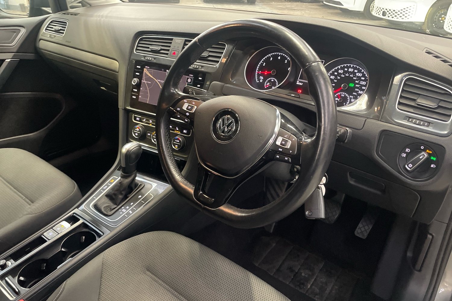 Used Volkswagen Golf 2020 for sale - 76999069: Photo 6