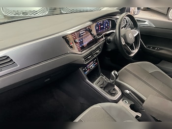 Used Volkswagen Polo 2024 for sale - 76977547: Photo