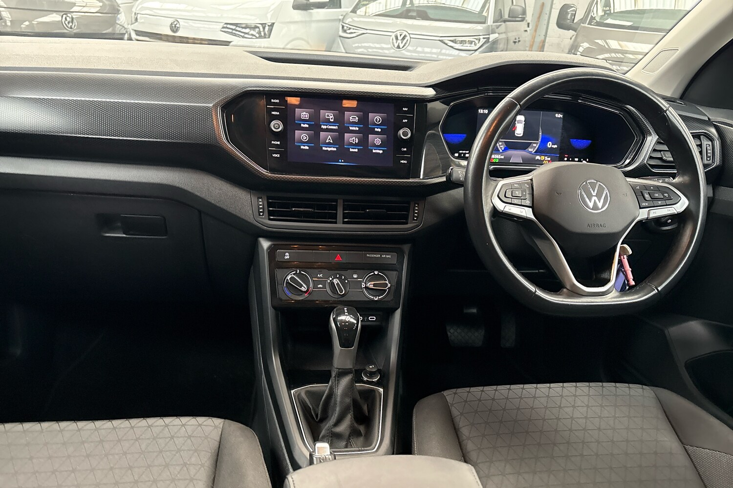 Used Volkswagen T-Cross 2023 for sale - 78008951: Photo 8
