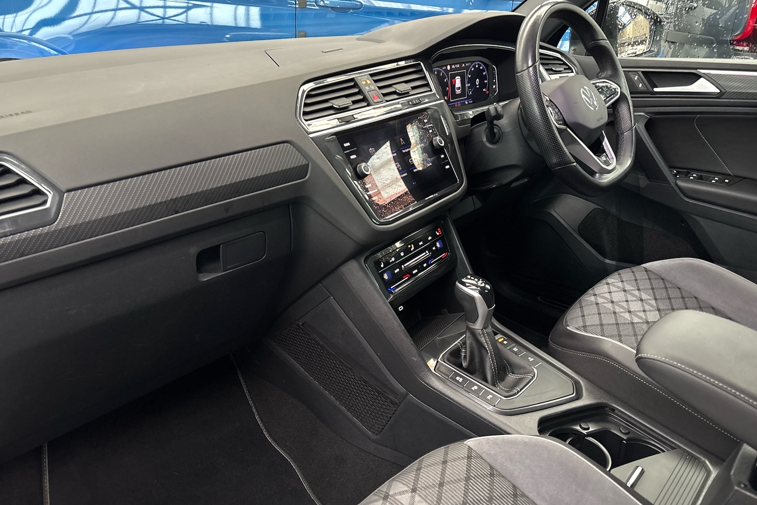 Used Volkswagen Tiguan 2023 for sale - 77725677: Photo 2