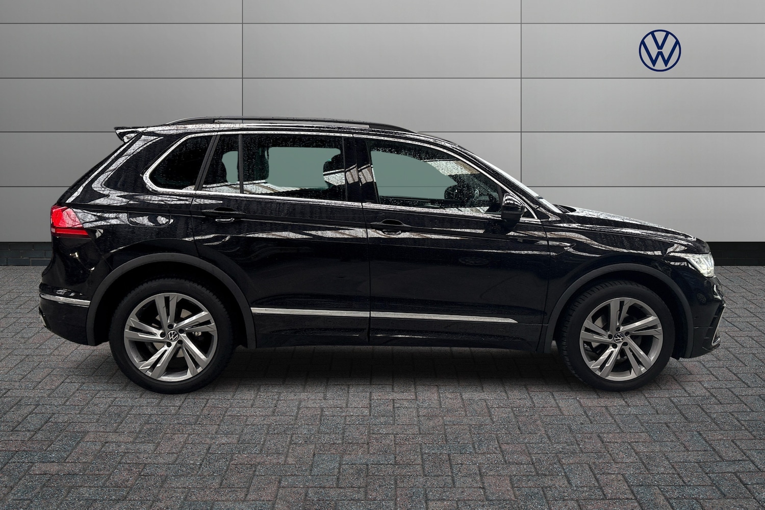 Used Volkswagen Tiguan 2023 for sale - 77725677: Photo 4