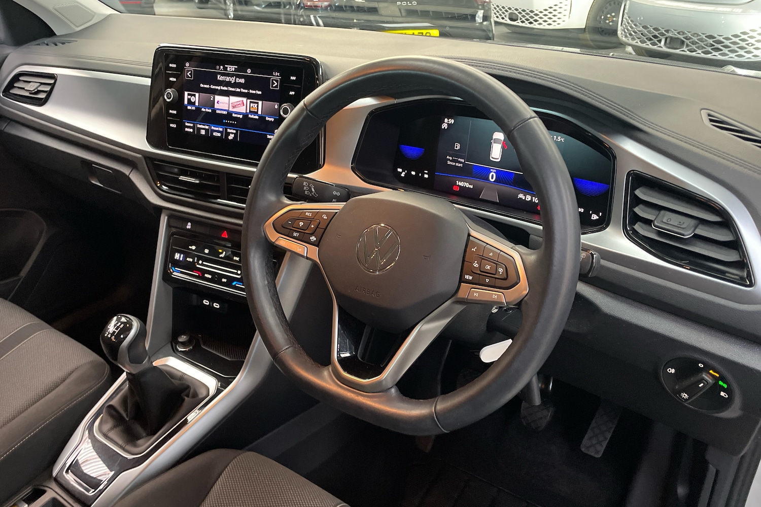 Used Volkswagen T-Roc 2023 for sale - 76676161: Photo 6