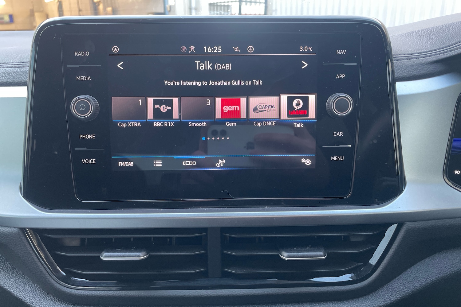 Used Volkswagen T-Roc 2024 for sale - 76678836: Photo 9