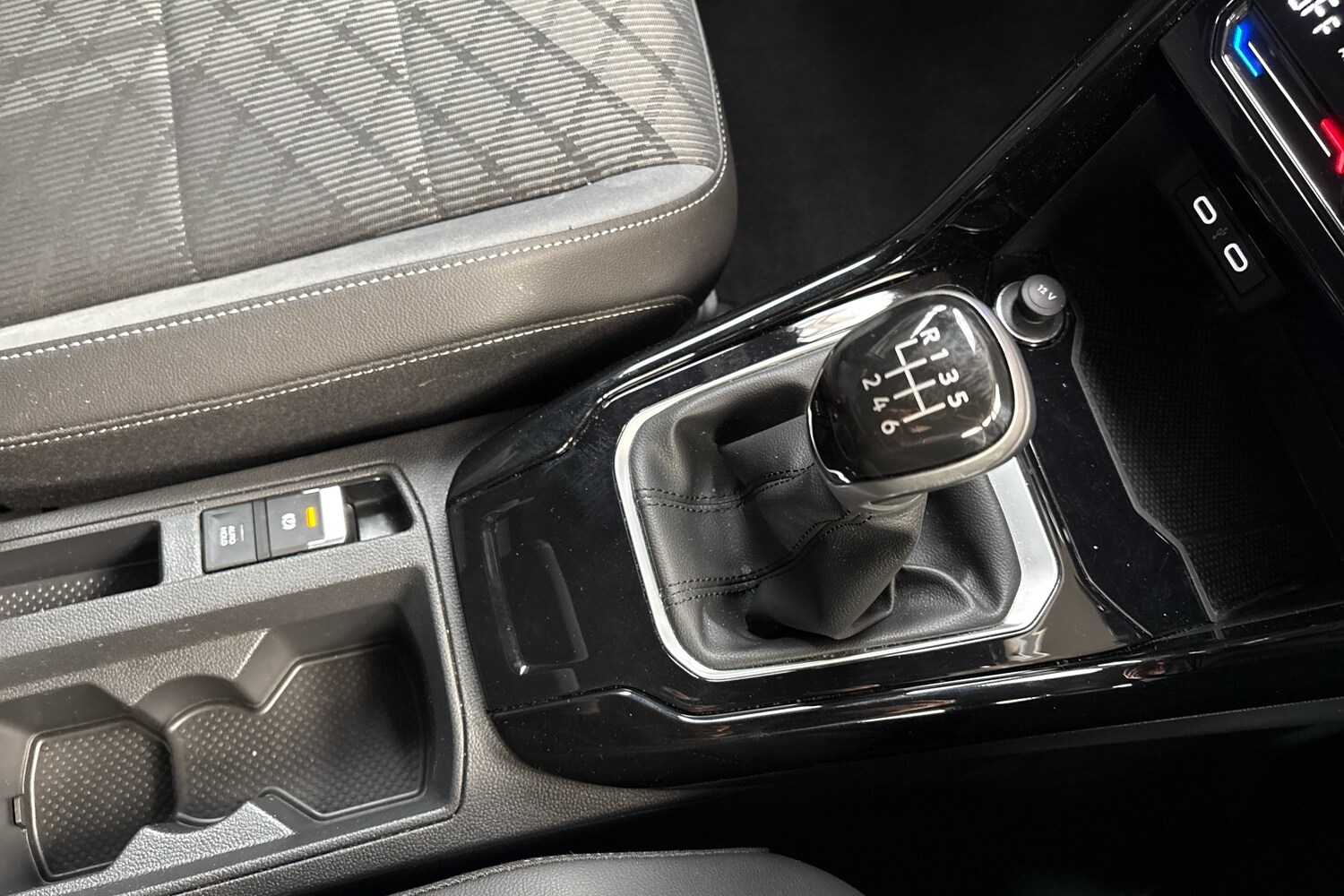 Used Volkswagen T-Roc 2024 for sale - 78158941: Photo 10