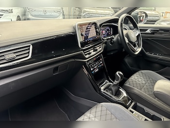 Used Volkswagen T-Roc 2024 for sale - 78158941: Photo