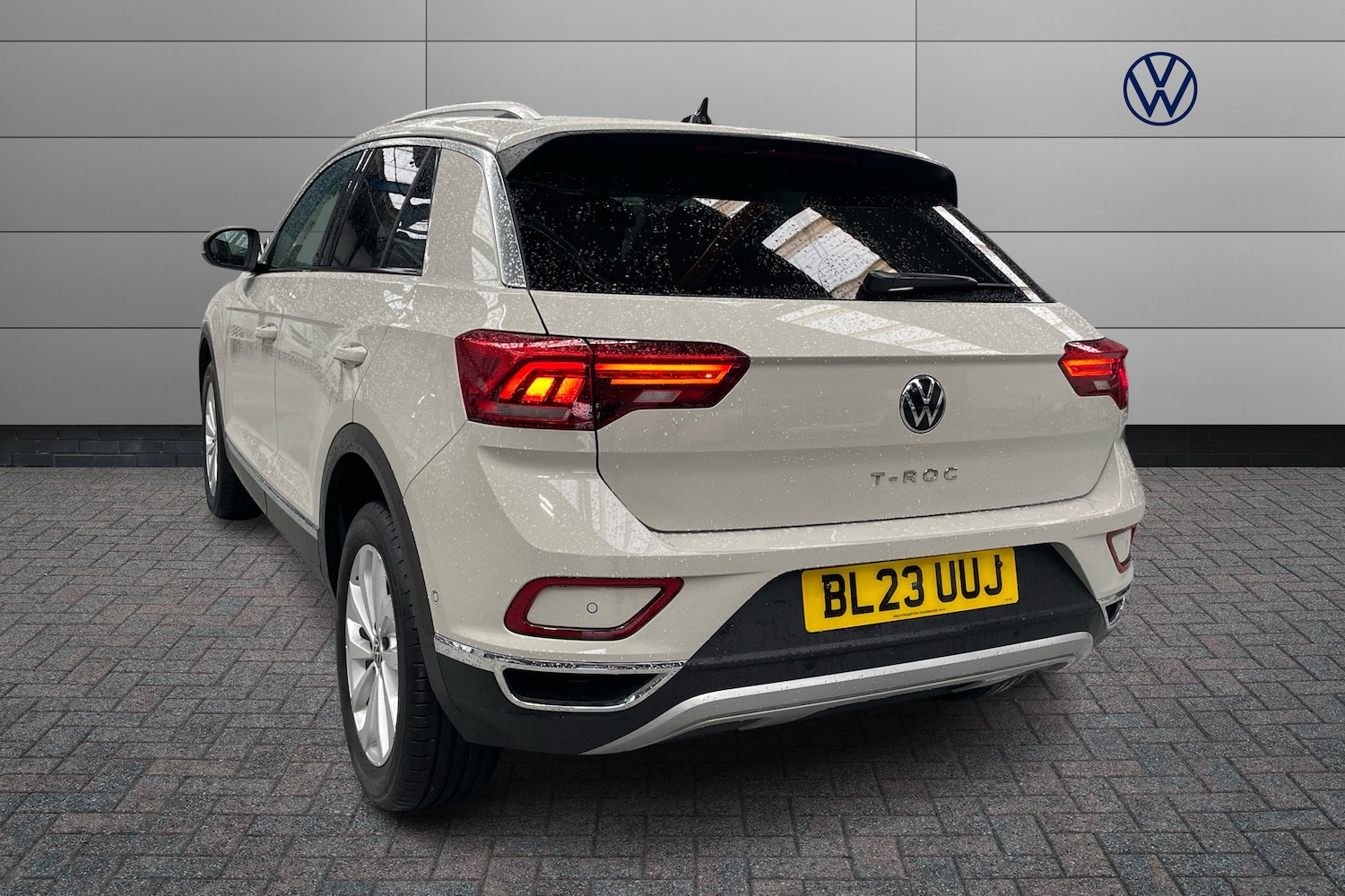 Used Volkswagen T-Roc 2023 for sale - 76954042: Photo 3