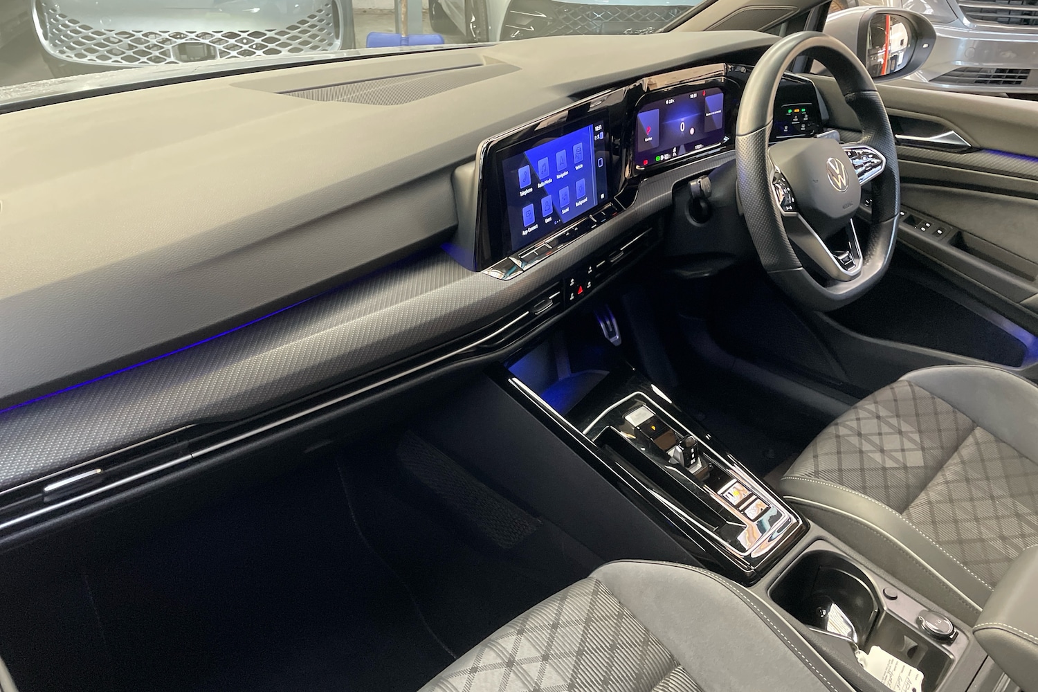 Used Volkswagen Golf 2024 for sale - 76678587: Photo 2