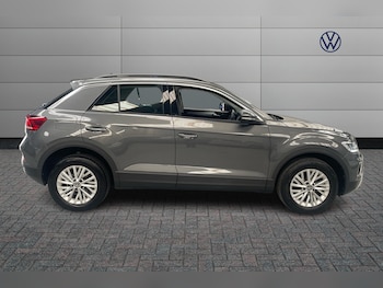 Used Volkswagen T-Roc 2022 for sale - 76274143: Photo