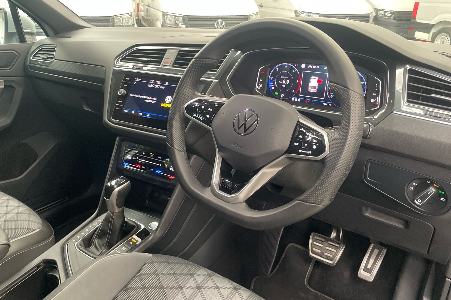 Used Volkswagen Tiguan 2023 for sale - 76676379: Photo 6