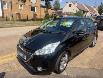 Used Peugeot 208 2012 for sale - 79184476: Photo