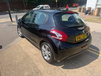 Used Peugeot 208 2012 for sale - 79184476: Photo