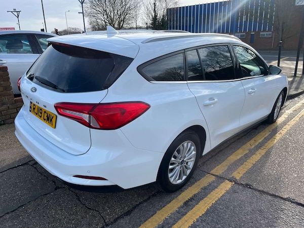 Used Ford Focus 2019 for sale - 76278059: Photo 5