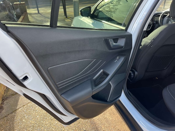 Used Ford Focus 2019 for sale - 76278059: Photo 9