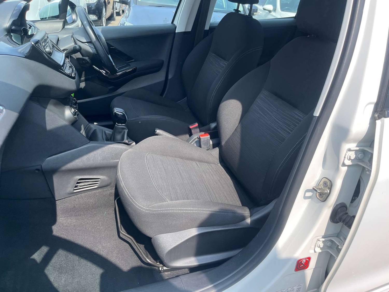 Used Peugeot 208 2013 for sale - 77312212: Photo 5