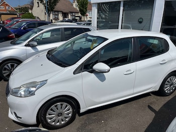 Used Peugeot 208 2013 for sale - 79018226: Photo